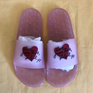 WOMEN SLIP-ON-SLIDE SANDALS